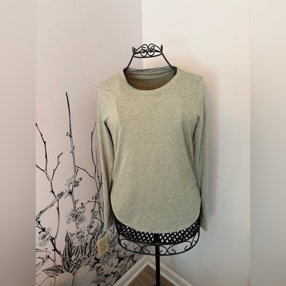 Athleta uptempo top